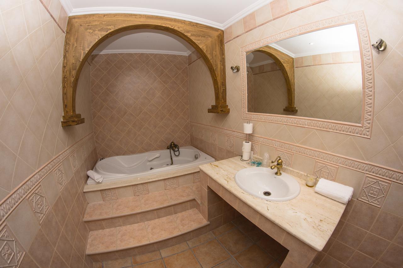 Apartamento Los Arcos Алора Екстериор снимка